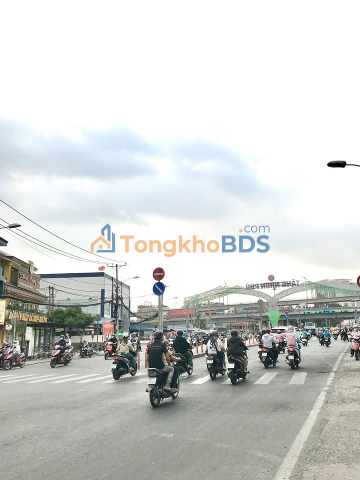 Nhà riêng Xa lộ Hà Nội Q9 100m² 6 tỷ - Sẵn sàng ở ngay