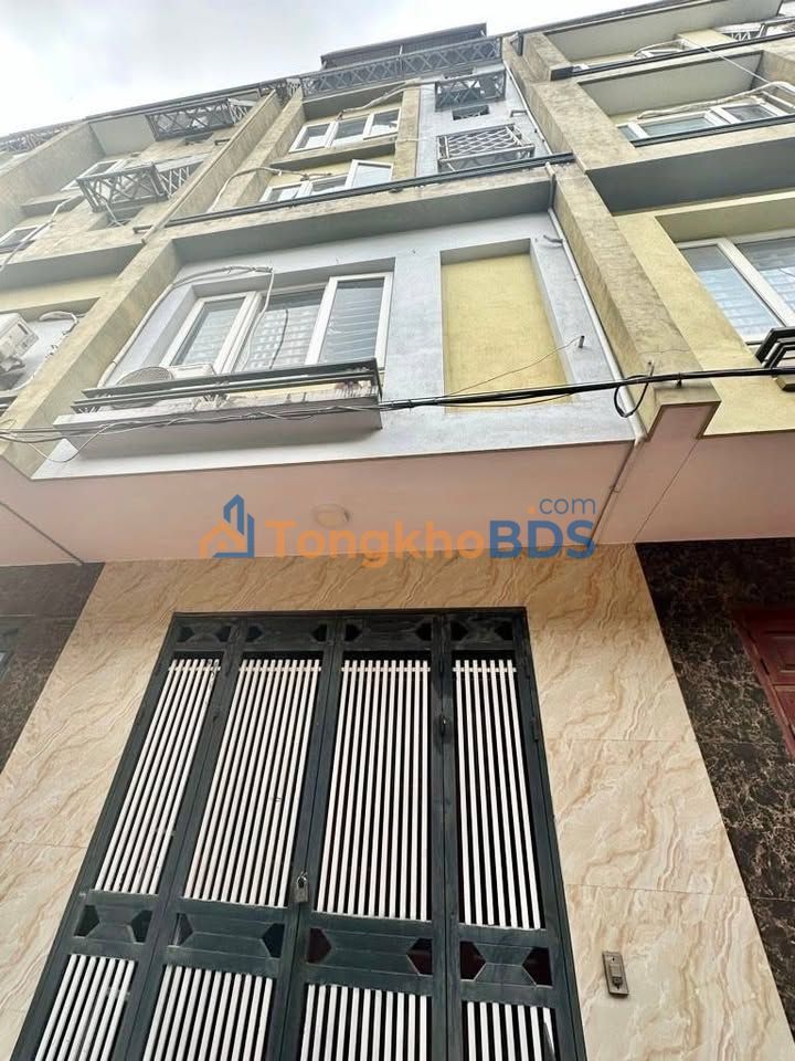 Nhà riêng Hoàng Mai 33m2 giá 7.2 tỷ - Ô tô vào tận nhà