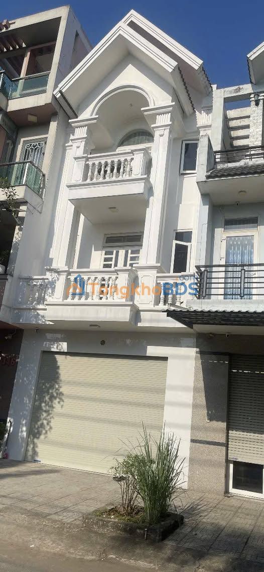 Nhà Đông Hòa Dĩ An 100m² 11 tỷ - Ô tô vào nhà