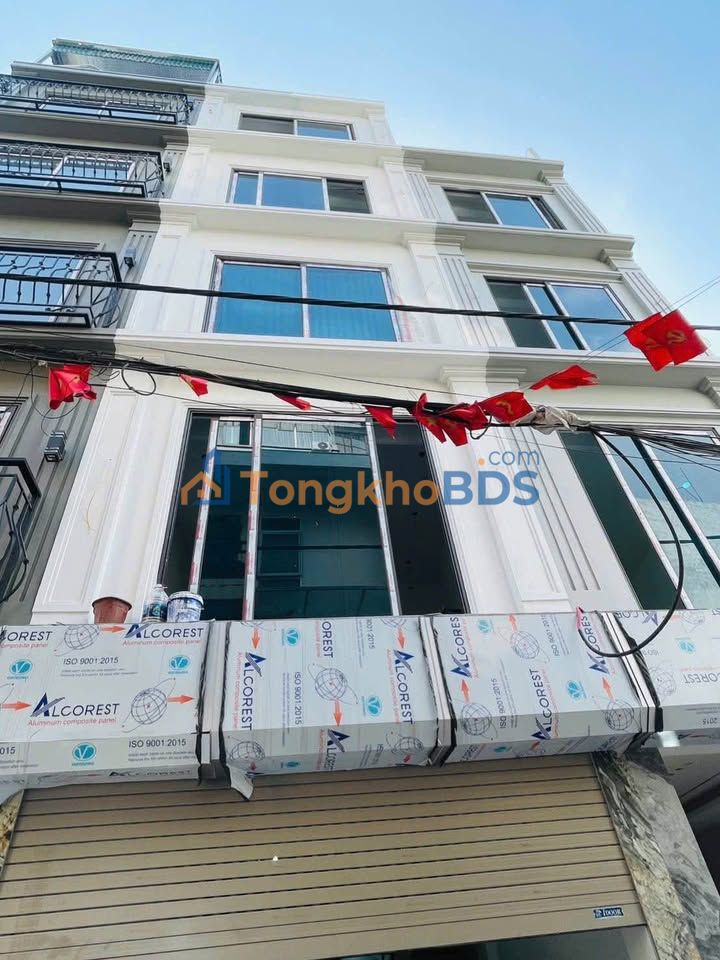 Nhà riêng Hoàng Liệt 33m² 9 tỷ - Ô tô đỗ cổng