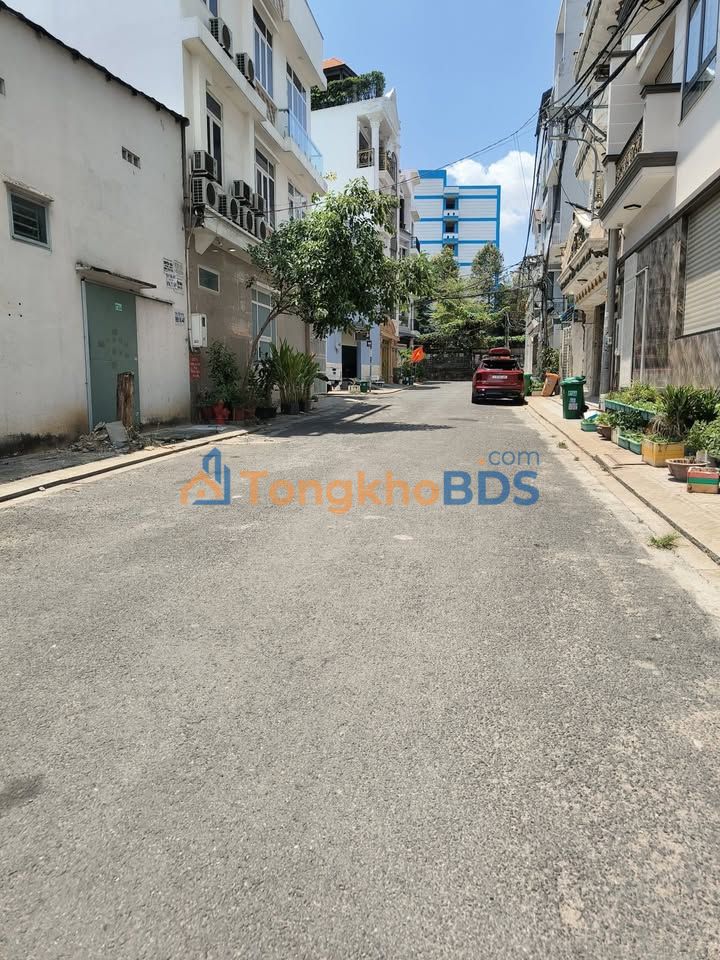 Nhà Quận 9 Lê Văn Việt 51m² giá 6.7 tỷ - Ô tô vào nhà