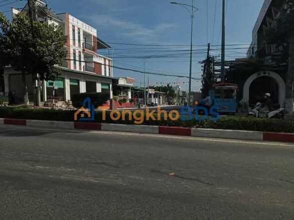 Nhà 3 Lầu Đường Thống Nhất, La Gi - 100m² Full Thổ Cư, Giá 1.4 Tỷ