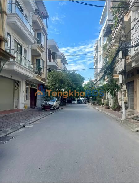 Đất phân lô Long Biên 50m² 15.45 tỷ - Sổ đỏ chuẩn