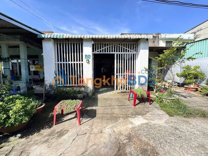 Nhà 1 Trệt 1 Lửng 4PN Sổ Hồng Riêng Đức Hòa - Giá 1.35 Tỷ