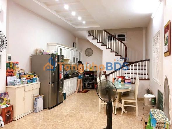 Nhà nguyên căn Nguyễn Văn Cừ 40m² 11 triệu - Sẵn sàng ở ngay