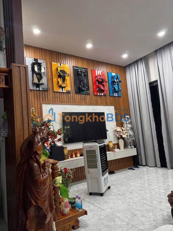 House Buôn Ma Thuột 125m² giá 2.85 tỷ - Ô tô vào tận sân