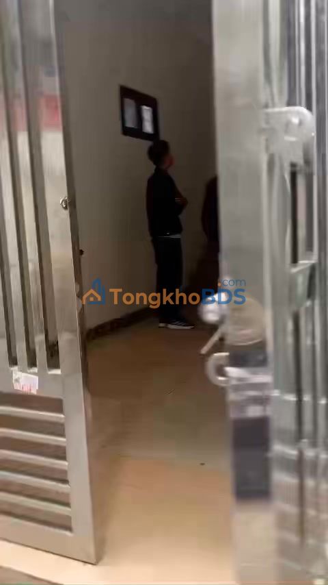 Nhà nguyên căn Pháo Đài Láng 37m² 12 triệu - Sẵn sàng ở ngay