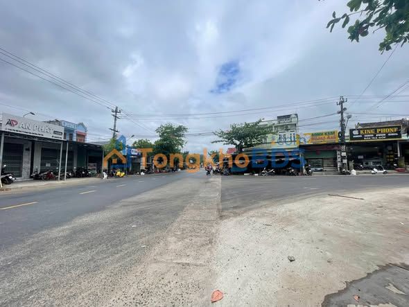 Nha mat tien QL25 Son Hoa 132m2 1,35 ty - Thich hop KD