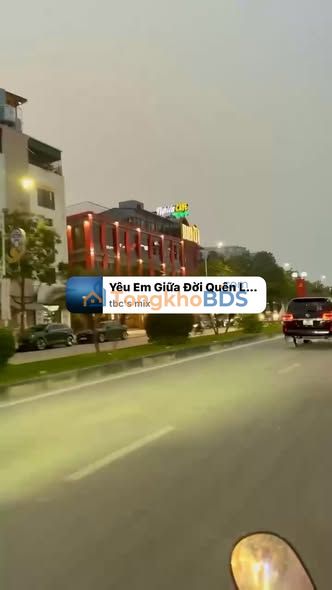 Nhà phố Nguyễn Văn Cừ 90 triệu/tháng - Mặt tiền kinh doanh