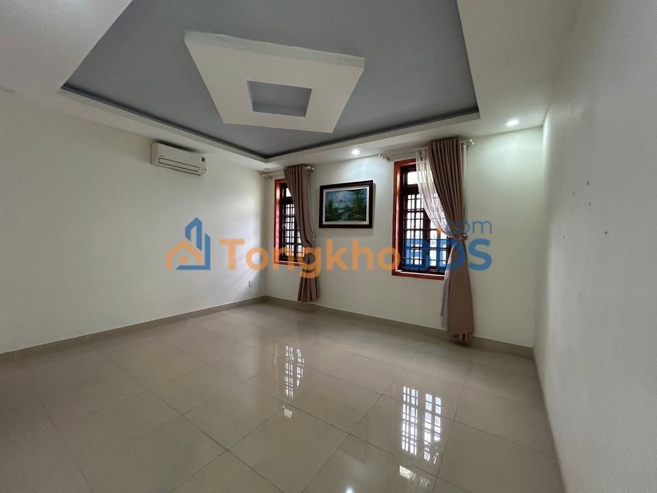 Nhà riêng Thủ Đức 92m² giá 13.5 tỷ - Chính chủ bán mặt tiền sầm uất