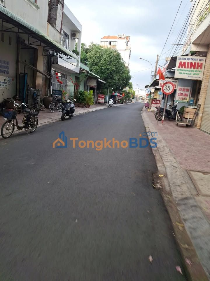 Nhà phố Phường 1 Cai Lậy 70m2 giá 3 tỷ - Ô tô vào tận nhà