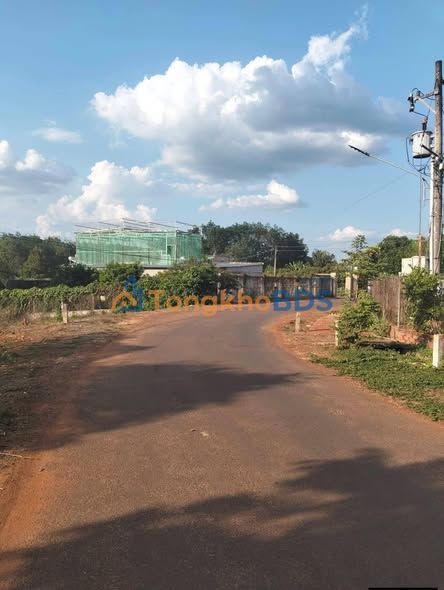 Bán 1.8 Sào Đất Mặt Tiền Đường Nhựa Dầu Tiếng - Giá 1 Tỷ