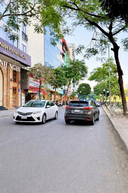 Nhà phố Nguyễn Khang 60m² cho thuê - Mặt tiền kinh doanh