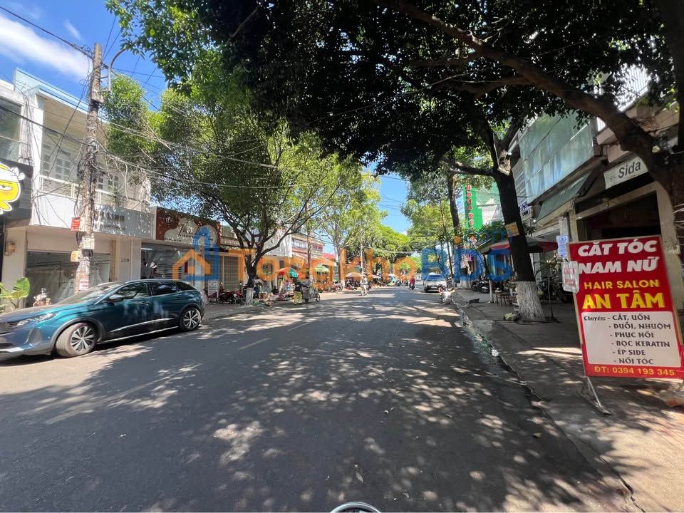 Nhà phố Buôn Ma Thuột 505m² 55 tỷ - Mặt tiền kinh doanh