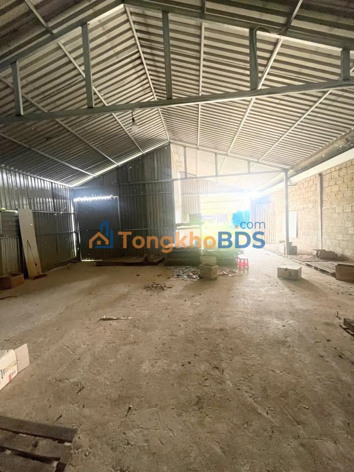 Kho xuong Hue Ly Thai To 96m2 3.5 trieu - Gia thue tot