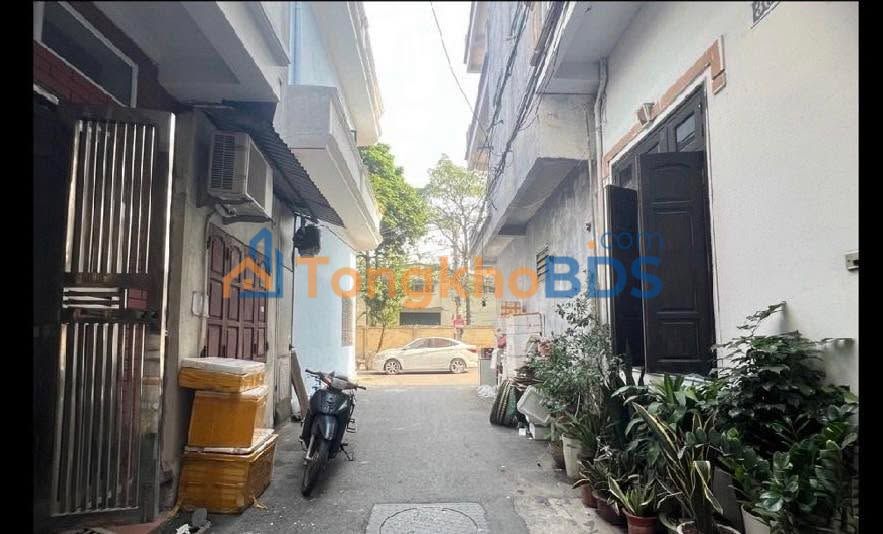 Nhà ngõ Đức Giang 30m², 5.4 tỷ - Ô tô 7 chỗ vào nhà