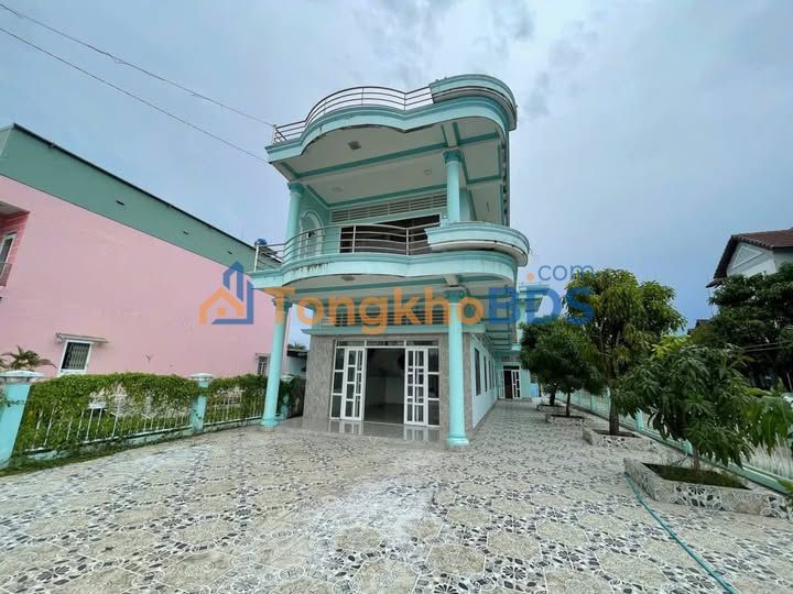 Nhà phố Lâm Quang Ky Rạch Giá 256m² giá 10 tỷ - Mặt tiền kinh doanh