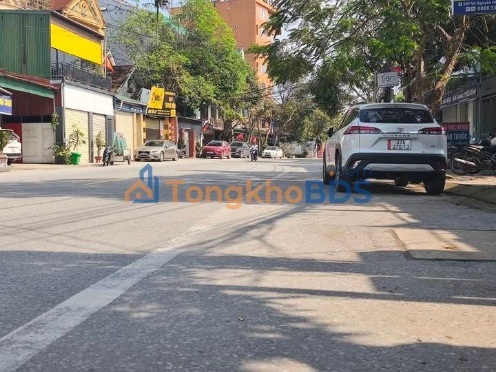 Đất Võ Nguyên Hiến Vinh 132m² - Đường to ô tô