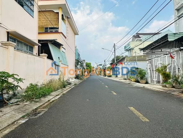 Đất nền Pleiku Lê Đình Chinh 215m² 2.4 tỷ - Đường to ô tô