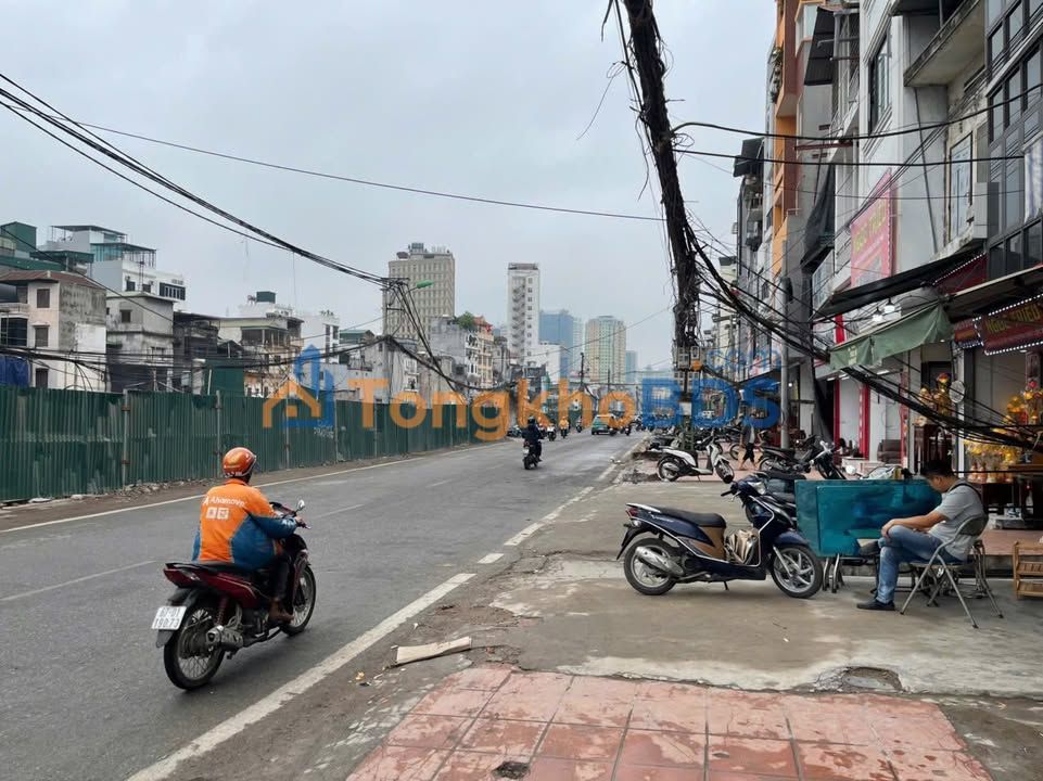 Nhà Ngõ Đê La Thành 43m² - 4 Tầng, Kinh Doanh Tốt, 10.8 Tỷ