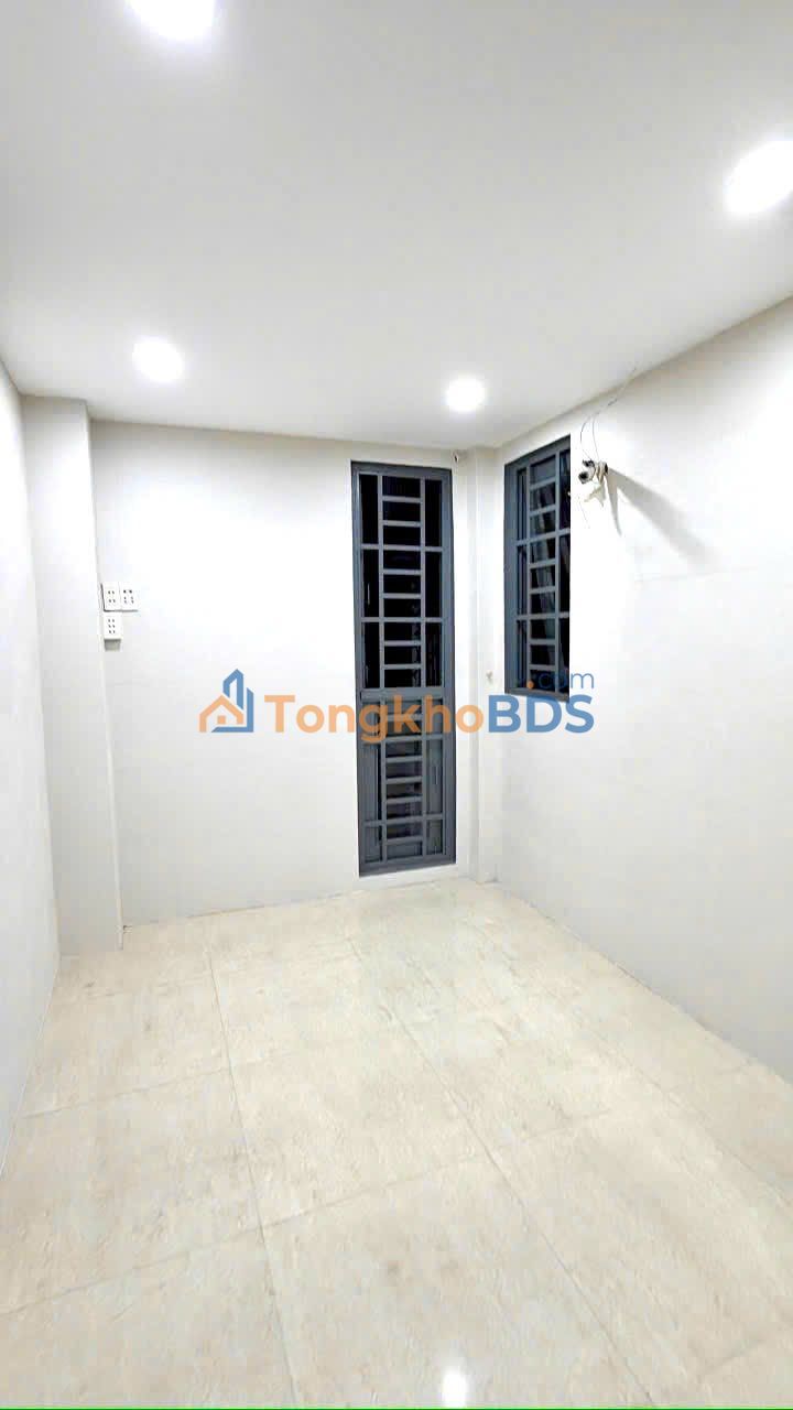 Nhà Lê Hồng Phong P.10 Q.10 14m² 3.35 tỷ - Chính chủ bán