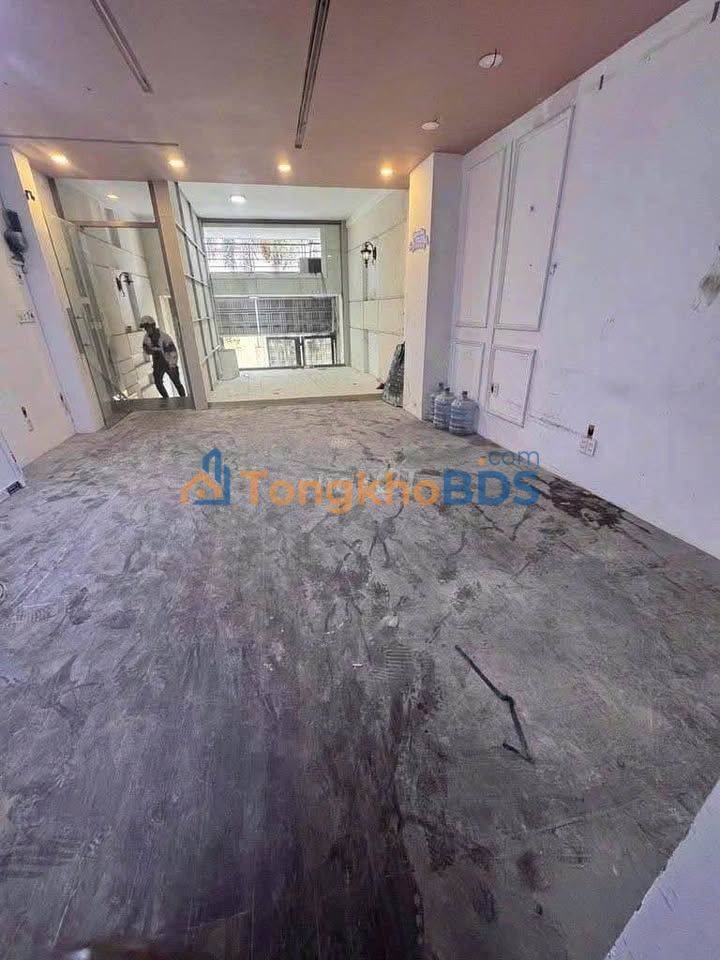 Mặt bằng Nguyễn Trãi Q1 50m² 20 triệu - Ô tô vào nhà