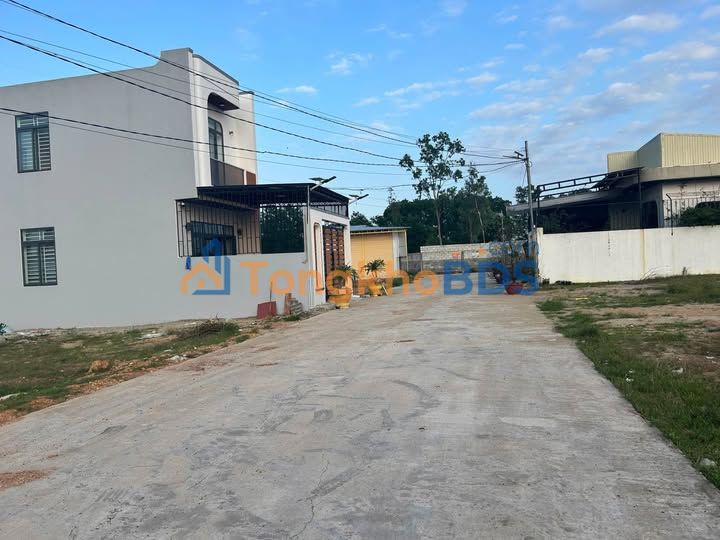 Đất nền Nguyễn Viết Xuân Huế 100m² 900 triệu - Đường to ô tô