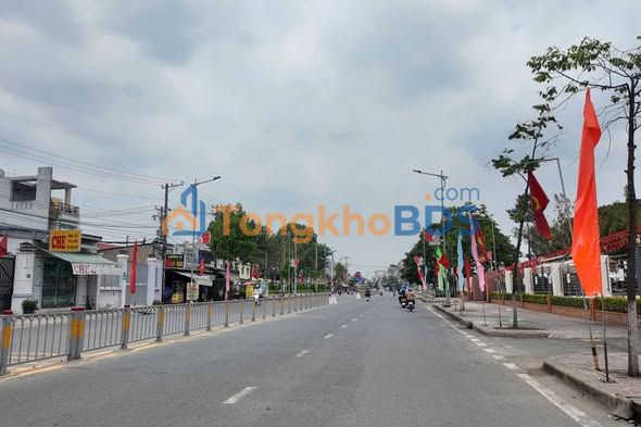 Nhà mặt tiền Đức Hòa Long An 5x50m - Chính chủ bán gấp