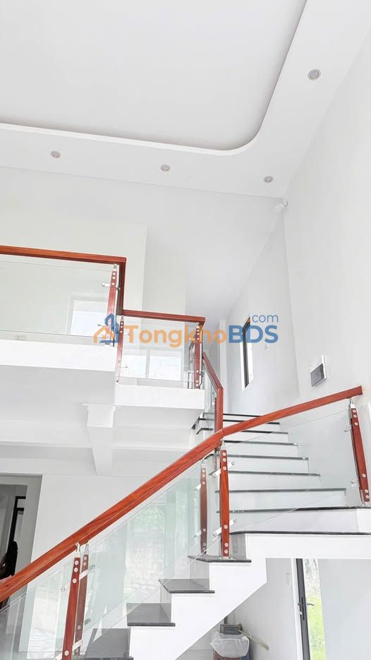 Nhà Ngõ 683 Yên Ninh 82m² 1,8 tỷ - Ô tô vào tận nhà
