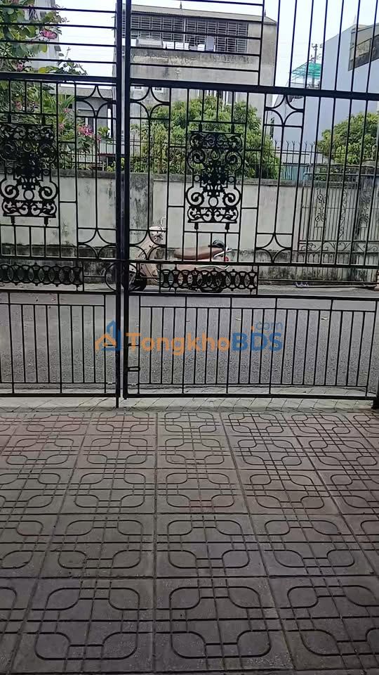 Nhà riêng Tân Phong 102m² 2.4 tỷ - Ô tô vào nhà