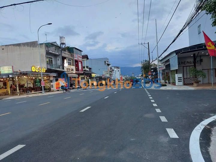Bán Gấp Lô Góc 2 Mặt Tiền Hoàng Văn Thụ, Bảo Lộc - Giá 10 Tỷ