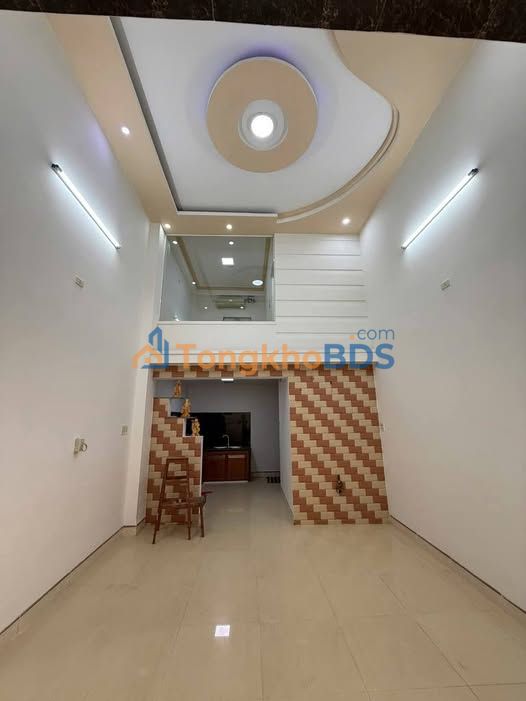 Nhà 3 Tầng Hẻm Cạn Quy Nhơn 32m² - Sổ Đỏ Chính Chủ 2.7 Tỷ