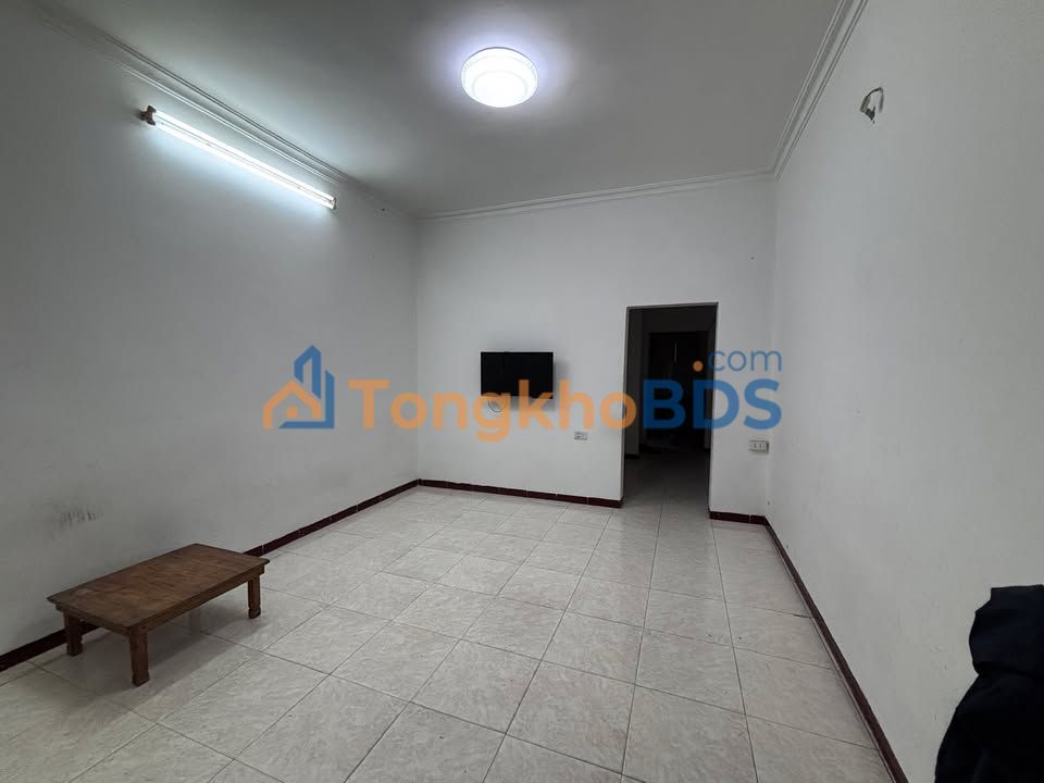 Nhà nguyên căn Lạc Trung 100m² 11 triệu - Ô tô vào tận nhà