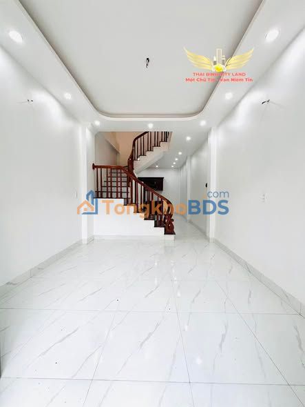 Nhà 3 Tầng Trần Lãm, 40m² - Ô tô sát nhà, Giá 1.x Tỷ