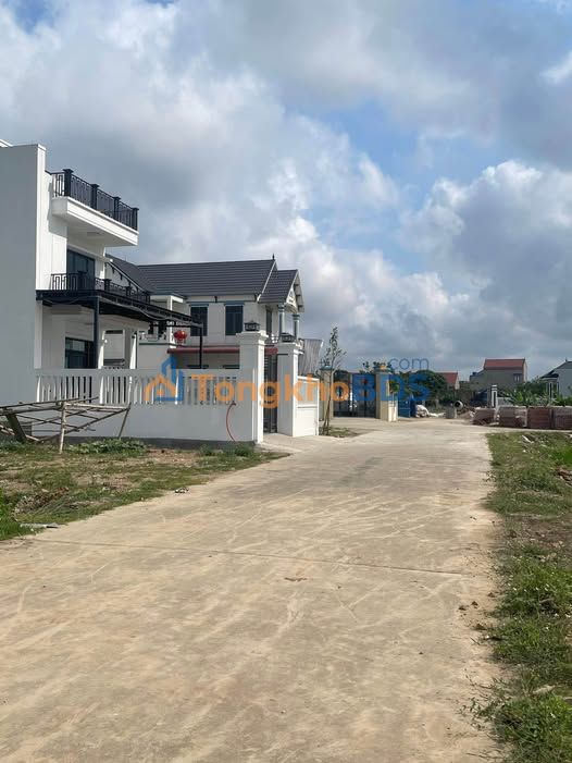 Đất nền TT Hậu Lộc 200m² thỏa thuận - Sổ đỏ chính chủ