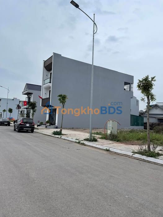 Đất nền Móng Cái Đại lộ Hòa Bình 85m² 2-3 tỷ - Sổ đỏ chính chủ