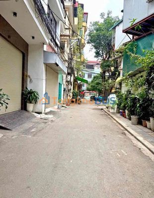 Nhà riêng Xuân Thủy 46m² giá 9 tỷ - Ô tô vào tận nhà