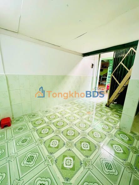 Nha nho Lac Long Quan Tan Binh 50m2 5.3tr - San sang o ngay