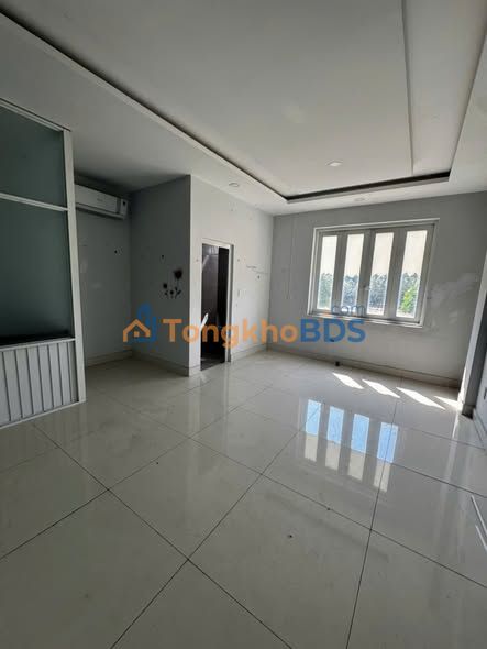 Nhà mặt tiền Lê Lợi Bến Cát 25 triệu - Mặt tiền kinh doanh