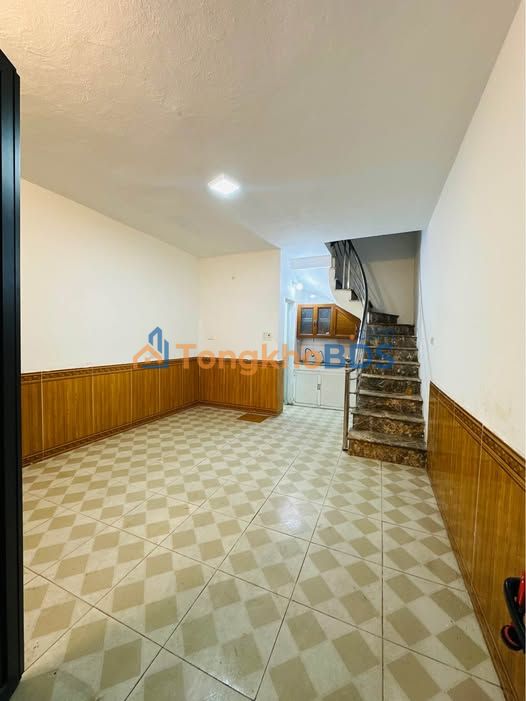 Nhà nguyên căn Lĩnh Nam Hoàng Mai 50m2 giá 4 triệu - Sẵn sàng ở ngay