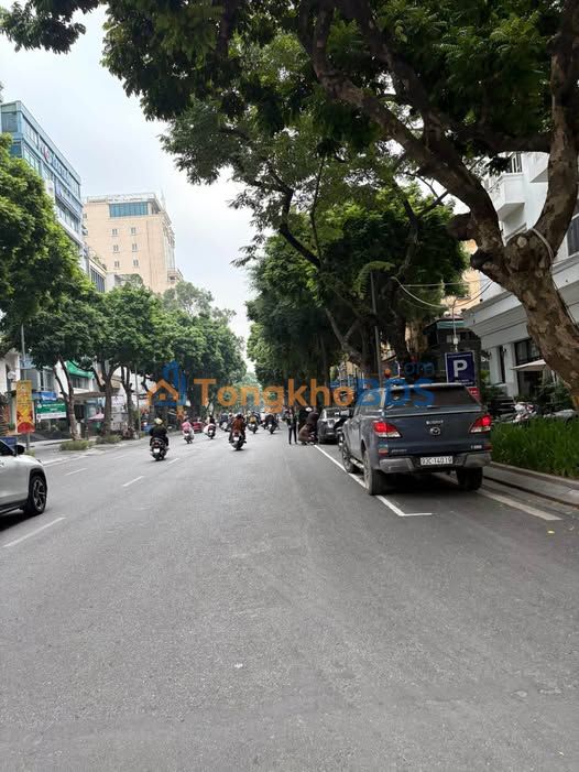 Nhà mặt phố Đê La Thành Đống Đa 35m² 11,5 tỷ - Mặt tiền kinh doanh