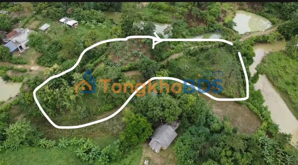 Đất Mộc Châu 4000m² - Bám suối, 400m² thổ cư, giá chỉ 4xx triệu