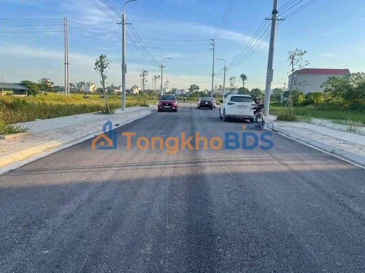 Nhà phố Long Anh 100m2 giá thỏa thuận - Đường lớn sầm uất