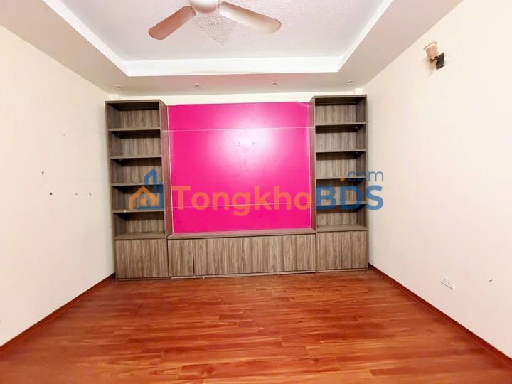 Nhà 5 tầng Nguyễn Xiển 50m² 20 triệu/tháng - Sẵn ở ngay