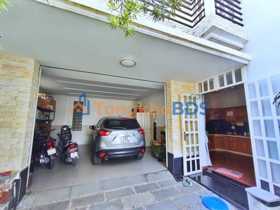 Townhouse Phạm Văn Thuận 230m2 12 tỷ - Sẵn sàng ở ngay