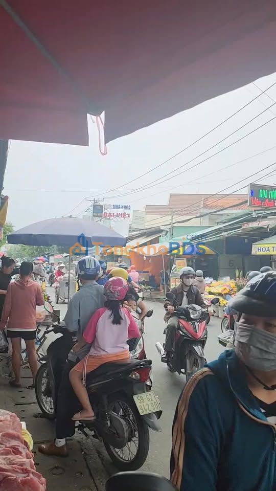 Mặt bằng chợ Ba Bầu Hóc Môn 105m² 20 triệu - Mặt tiền kinh doanh