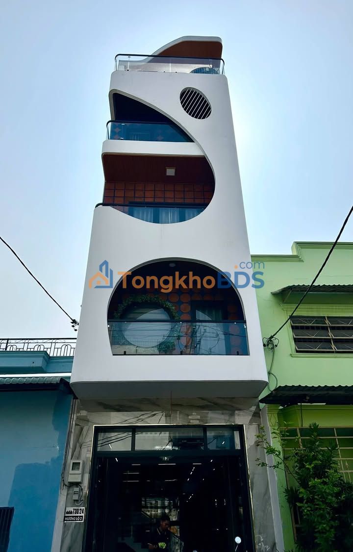 Nhà hẻm 413 Lê Văn Quới 96m² giá 13.7 tỷ - Sẵn sàng ở ngay