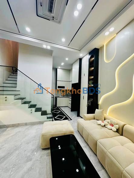 Nhà Lò Đúc - Lô Góc 5 Tầng Thang Máy, Sổ Đỏ Nở Hậu, Giá 12 Tỷ