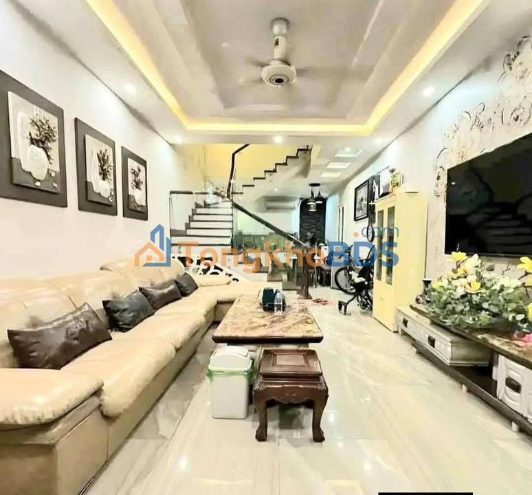 Nhà Mỗ Lao 50m² 12.43 tỷ - Full nội thất gỗ