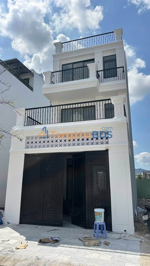 Nhà 3 tầng Mỹ Gia Gói 5 Phan Rang 9,5 tỷ - Ô tô vào nhà